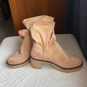 Women's Suede Slouch Ankle Boots in Beige
